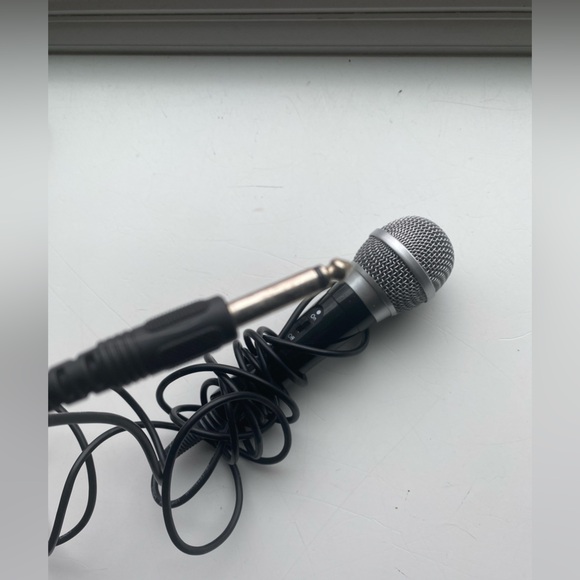 Microphone - Picture 4 of 4